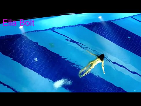 ❤️ 나는 보는 것을 멈출 수 없다, 젊은 금발이 ELLA BOLT 리조트 수영장에서 누드로 수영하다 적발 빌어먹을 비디오  포르노에서 ko.com-porn-kai.ru ﹏
