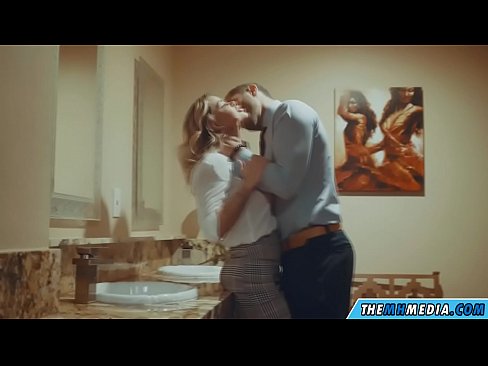 ❤️ 공공 화장실에서 가슴이 큰 금발이 당신을 유혹 할 때 빌어먹을 비디오  포르노에서 ko.com-porn-kai.ru ﹏